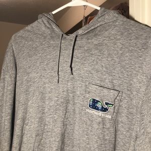 Vineyard vines t shirt hoodie